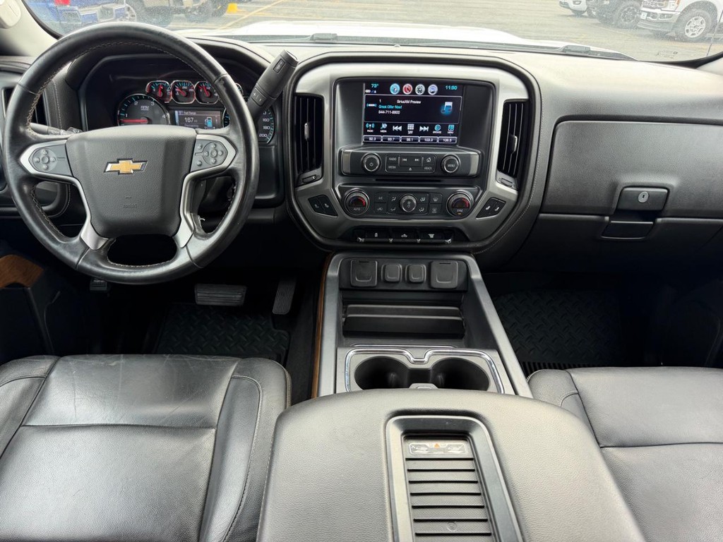 Chevrolet Silverado 2500HD Vehicle Full-screen Gallery Image 10