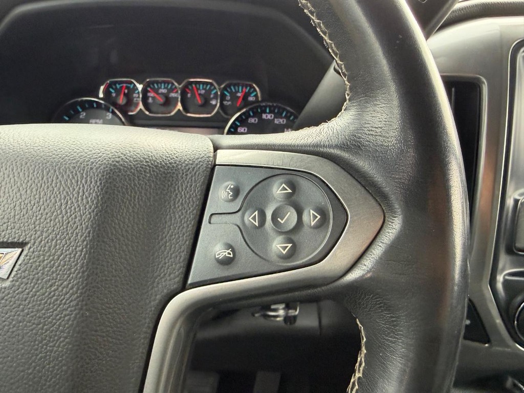 Chevrolet Silverado 2500HD Vehicle Full-screen Gallery Image 13