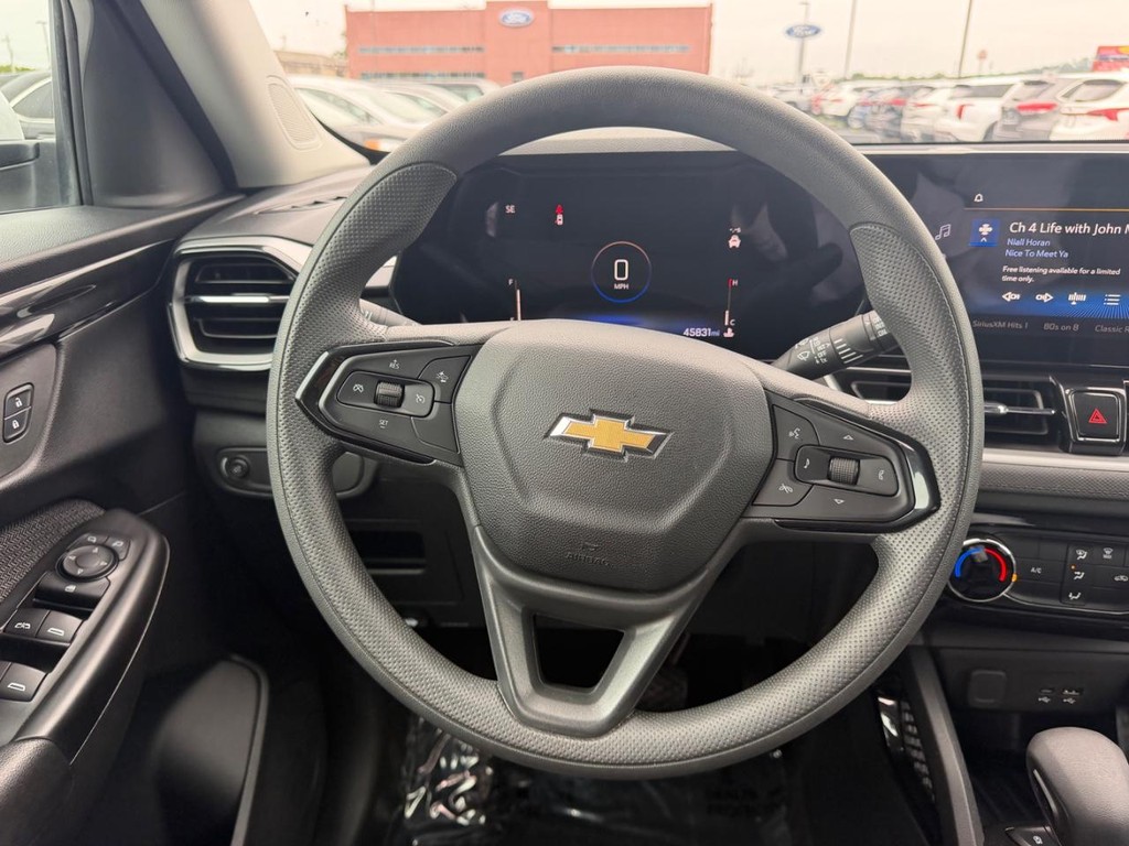 Chevrolet TrailBlazer Vehicle Full-screen Gallery Image 12