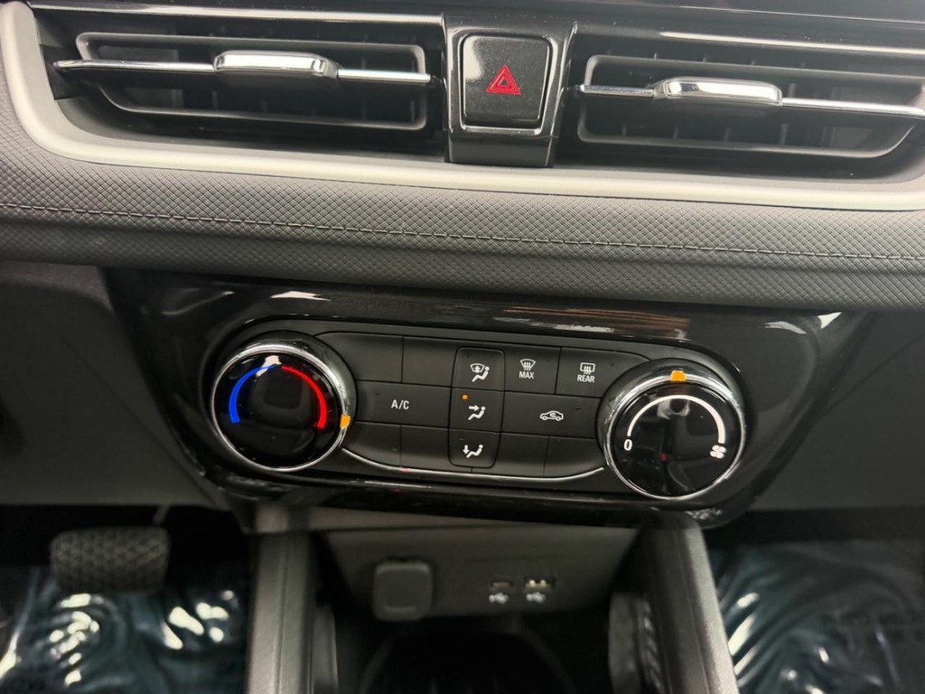 Chevrolet TrailBlazer Vehicle Full-screen Gallery Image 16