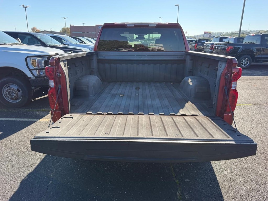 Chevrolet Silverado 1500 Vehicle Full-screen Gallery Image 05