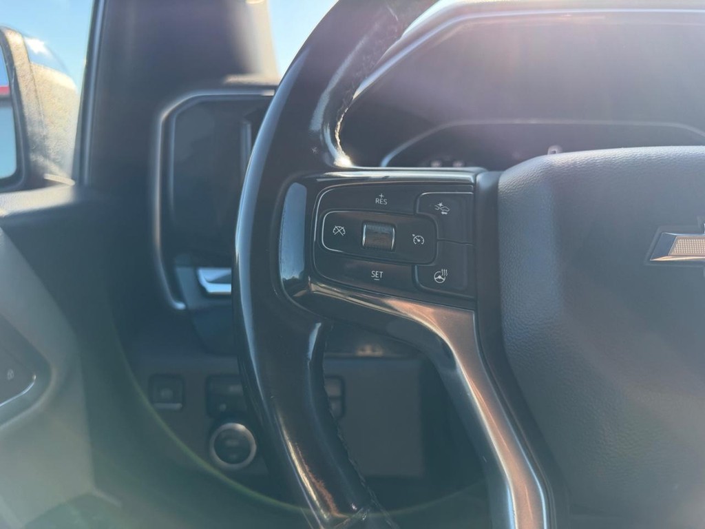 Chevrolet Silverado 1500 Vehicle Full-screen Gallery Image 12