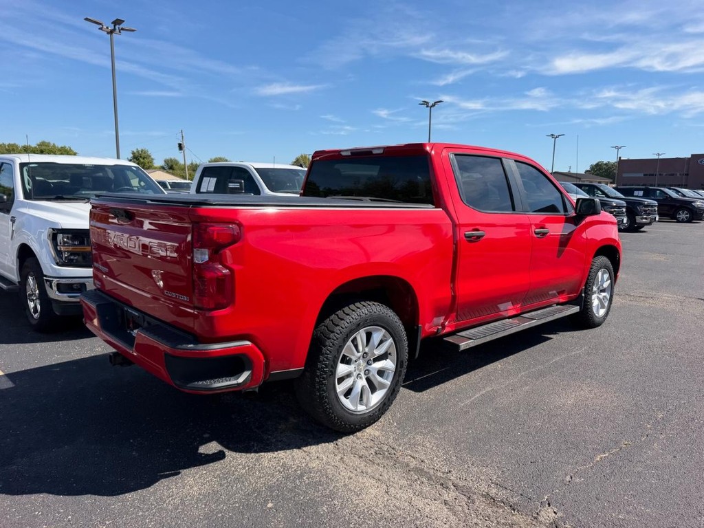 Chevrolet Silverado 1500 Vehicle Full-screen Gallery Image 03
