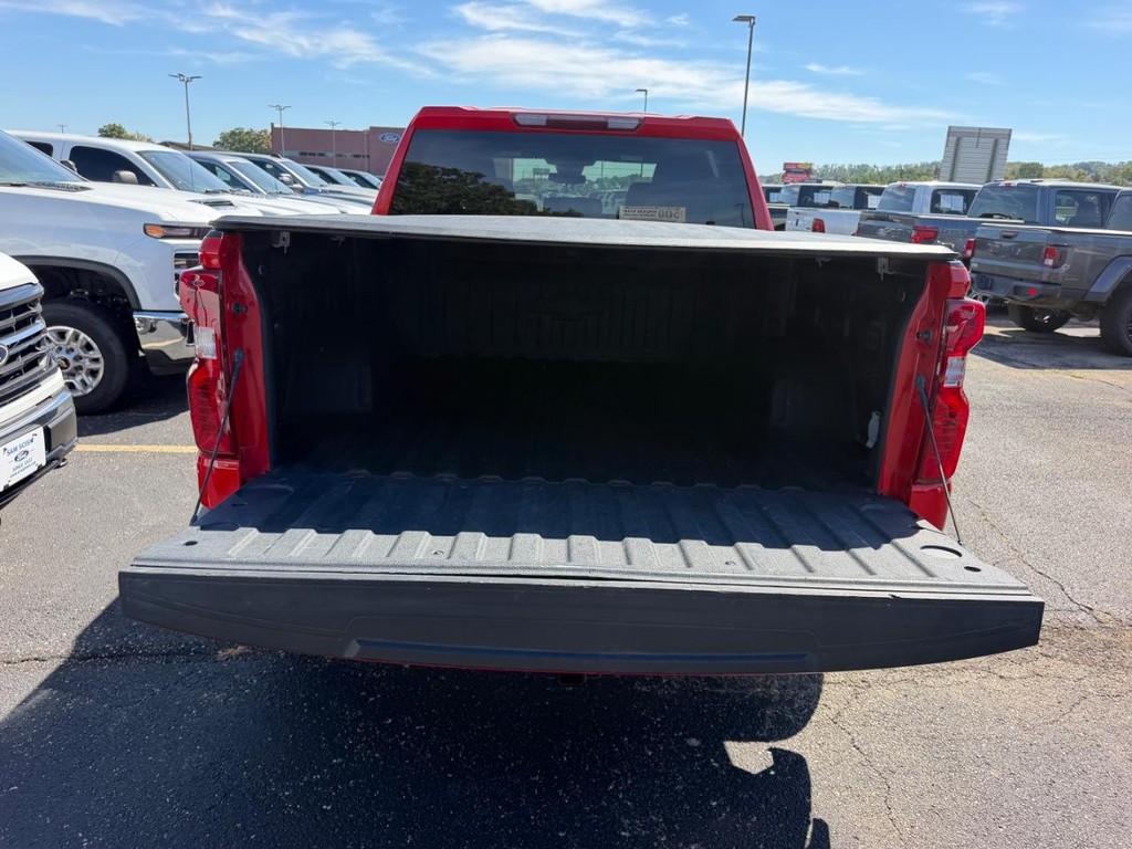 Chevrolet Silverado 1500 Vehicle Full-screen Gallery Image 05