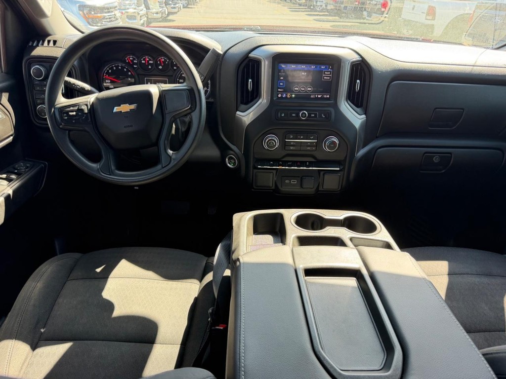 Chevrolet Silverado 1500 Vehicle Full-screen Gallery Image 10