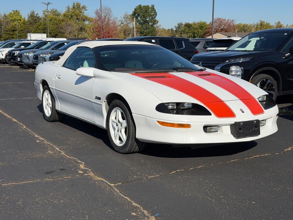 Chevrolet Camaro Vehicle Full-screen Gallery Image 01