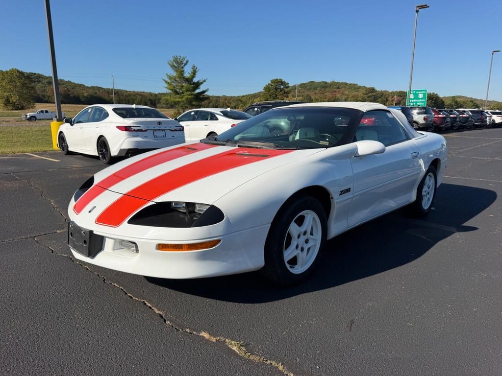 Chevrolet Camaro Vehicle Full-screen Gallery Image 06