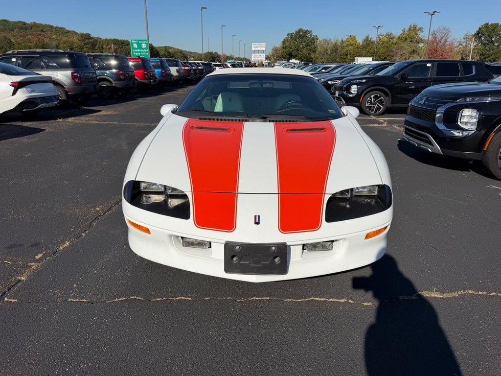 Chevrolet Camaro Vehicle Full-screen Gallery Image 07