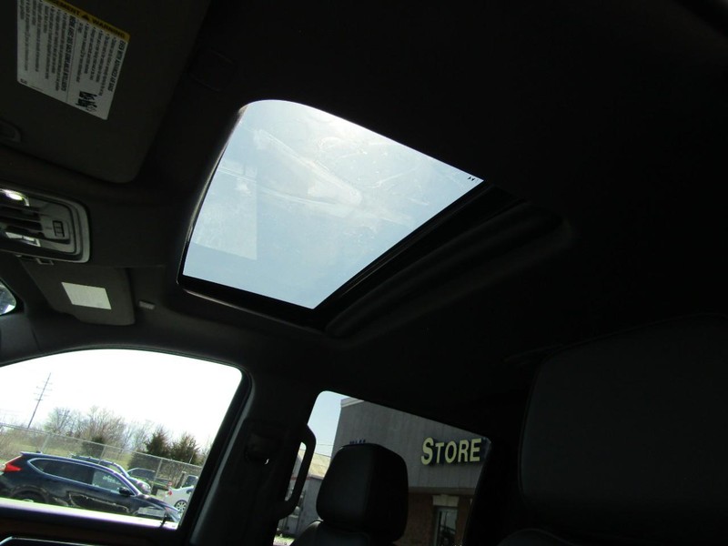 GMC Sierra 1500 Vehicle Full-screen Gallery Image 16