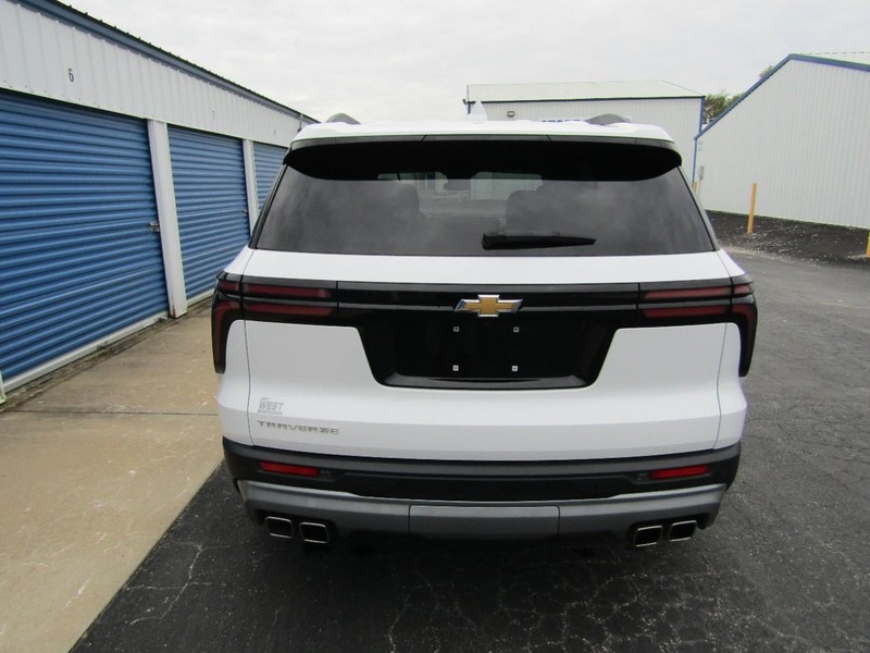 Chevrolet Traverse Vehicle Full-screen Gallery Image 09