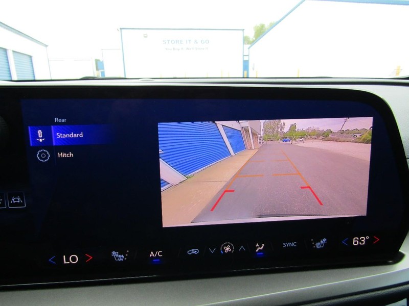 Chevrolet Traverse Vehicle Full-screen Gallery Image 11