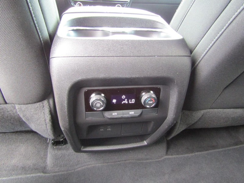 Chevrolet Traverse Vehicle Full-screen Gallery Image 14