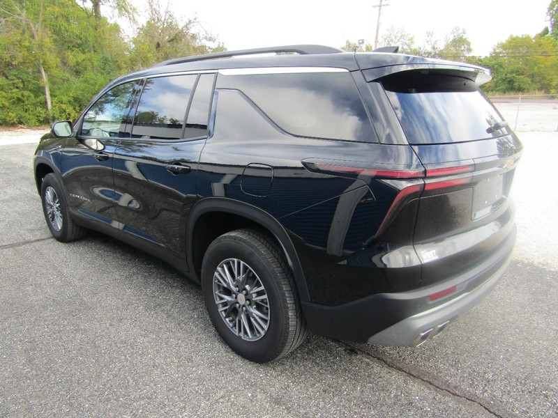 Chevrolet Traverse Vehicle Full-screen Gallery Image 07