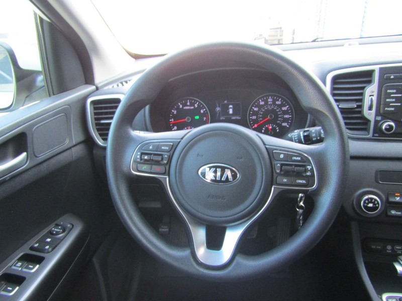 Kia Sportage Vehicle Full-screen Gallery Image 04