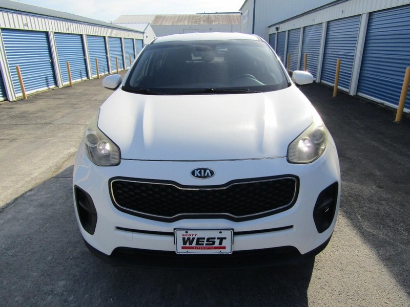 Kia Sportage Vehicle Full-screen Gallery Image 05