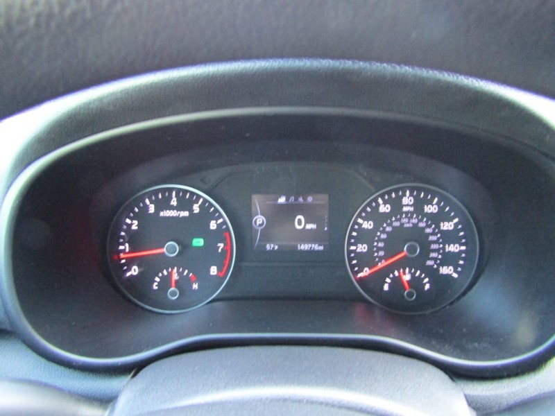 Kia Sportage Vehicle Full-screen Gallery Image 06