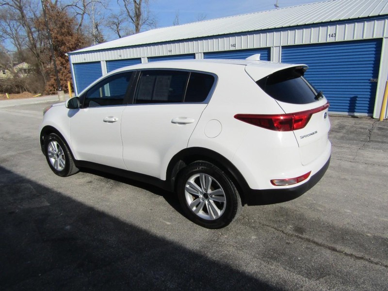 Kia Sportage Vehicle Full-screen Gallery Image 07