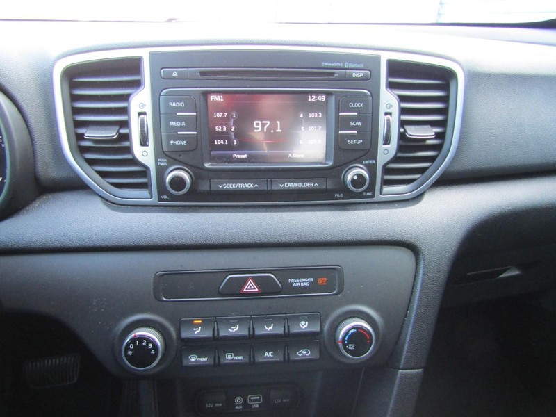 Kia Sportage Vehicle Full-screen Gallery Image 08