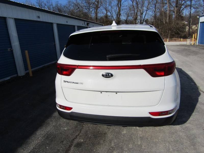 Kia Sportage Vehicle Full-screen Gallery Image 09