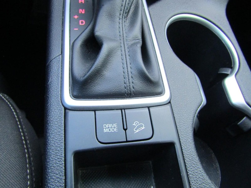 Kia Sportage Vehicle Full-screen Gallery Image 13