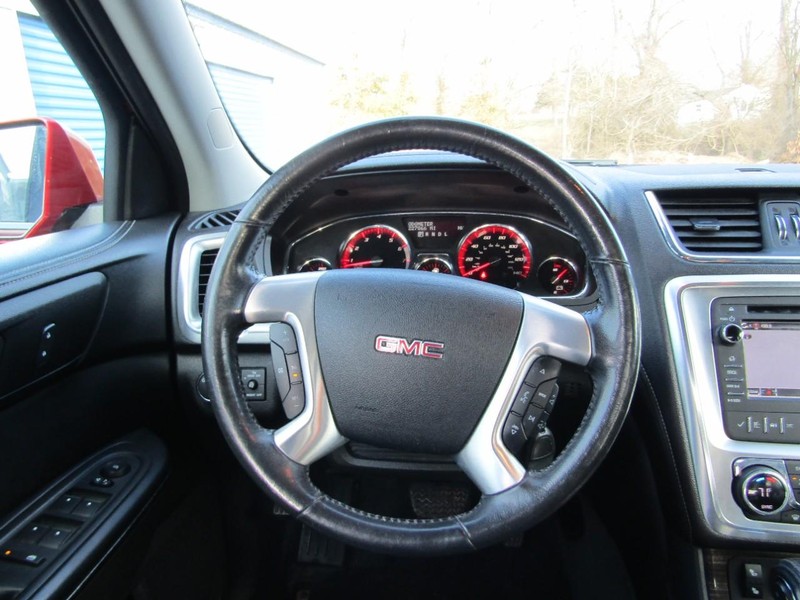 GMC Acadia Vehicle Full-screen Gallery Image 04