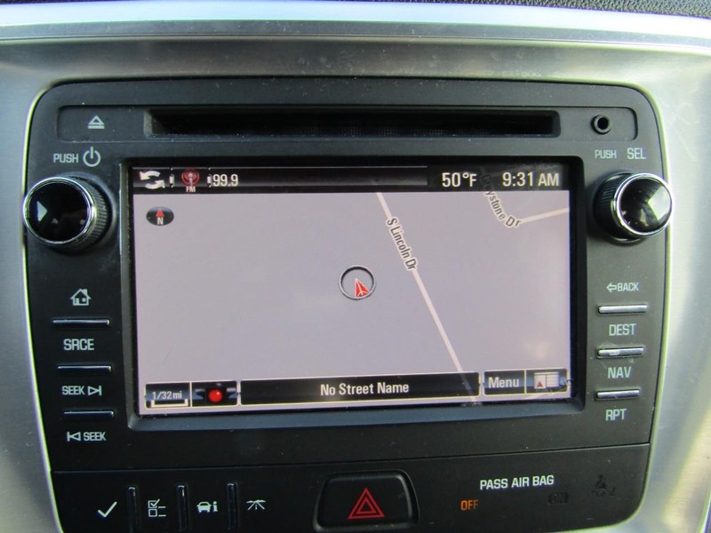 GMC Acadia Vehicle Full-screen Gallery Image 11