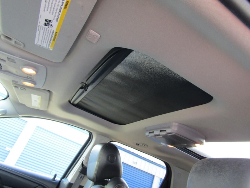 GMC Acadia Vehicle Full-screen Gallery Image 12