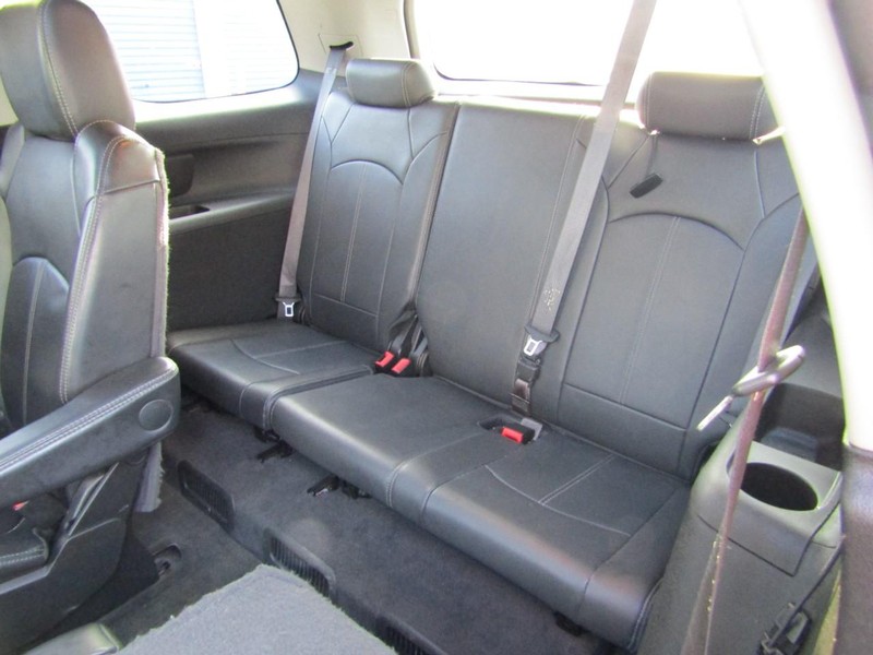 GMC Acadia Vehicle Full-screen Gallery Image 15