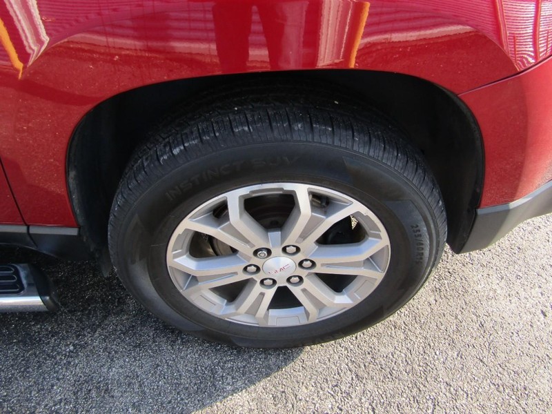 GMC Acadia Vehicle Full-screen Gallery Image 16