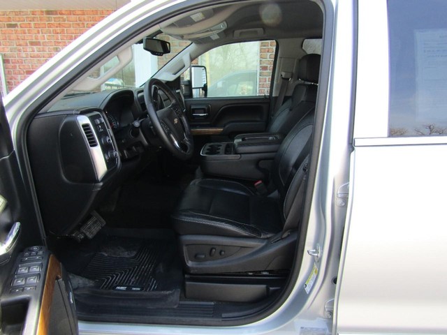 2016 Chevrolet Silverado 2500HD LTZ - Photo 2