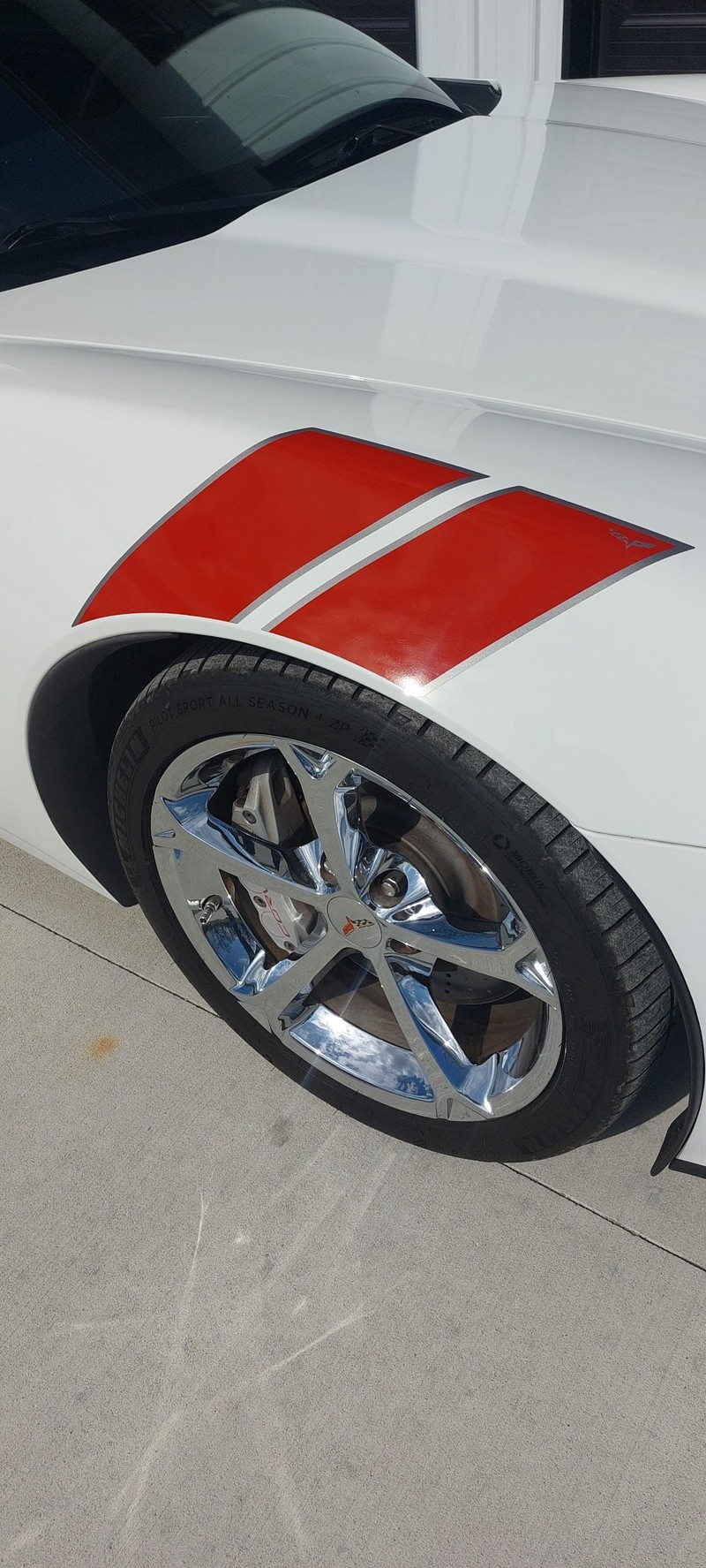 Chevrolet Corvette Vehicle Full-screen Gallery Image 08