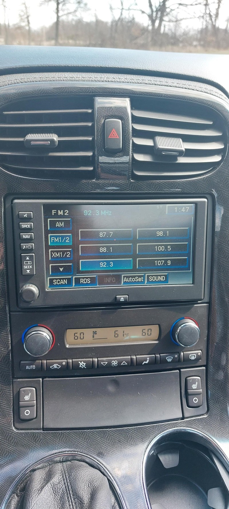 Chevrolet Corvette Vehicle Full-screen Gallery Image 12