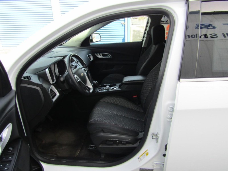 Chevrolet Equinox Vehicle Full-screen Gallery Image 02