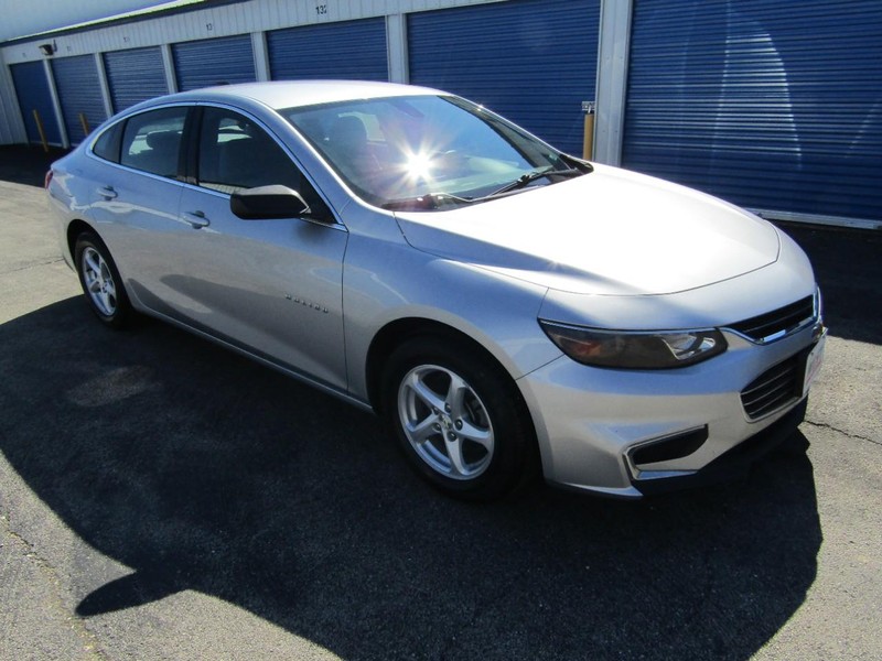 Chevrolet Malibu Vehicle Full-screen Gallery Image 01