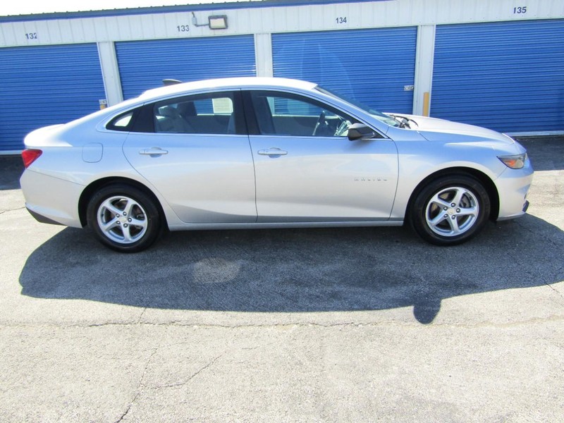 Chevrolet Malibu Vehicle Full-screen Gallery Image 03