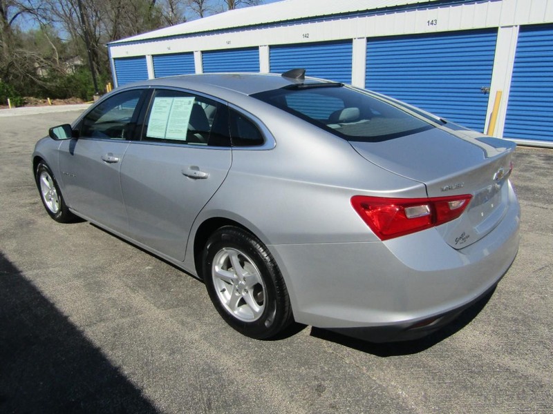 Chevrolet Malibu Vehicle Full-screen Gallery Image 07