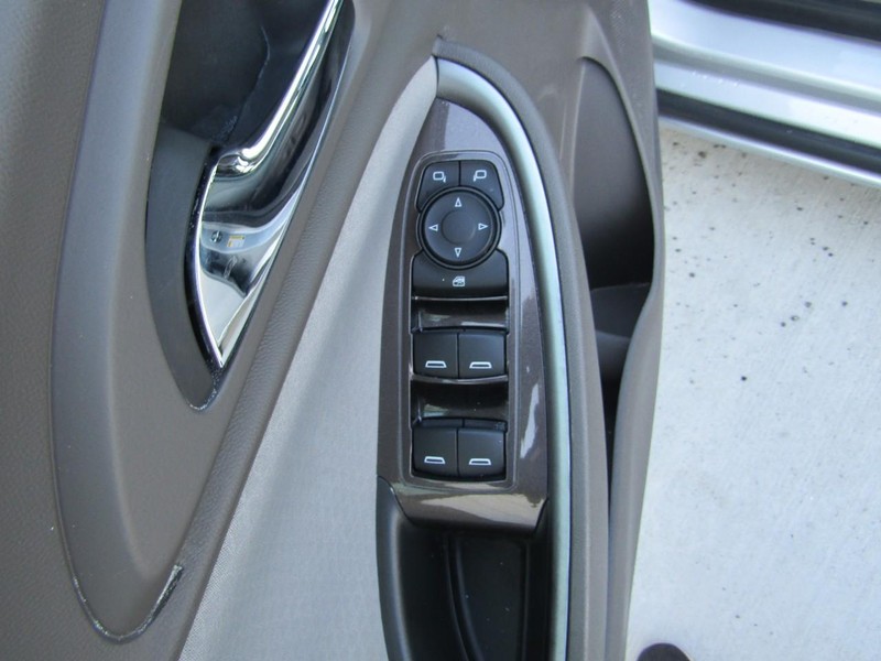 Chevrolet Malibu Vehicle Full-screen Gallery Image 10