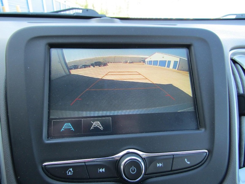 Chevrolet Malibu Vehicle Full-screen Gallery Image 11