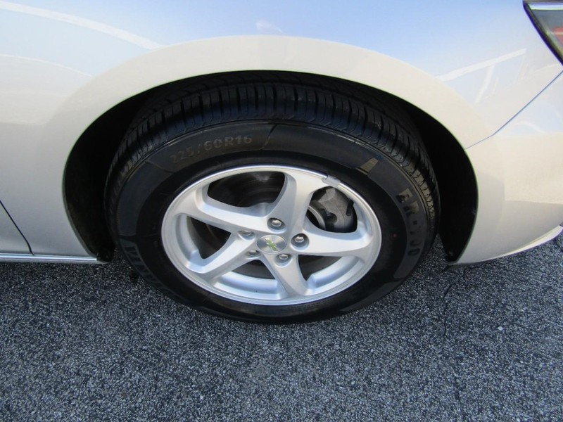Chevrolet Malibu Vehicle Full-screen Gallery Image 13