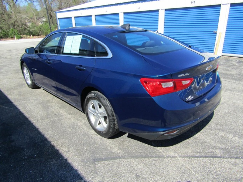 Chevrolet Malibu Vehicle Full-screen Gallery Image 07