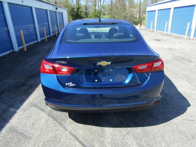 Chevrolet Malibu Vehicle Full-screen Gallery Image 09