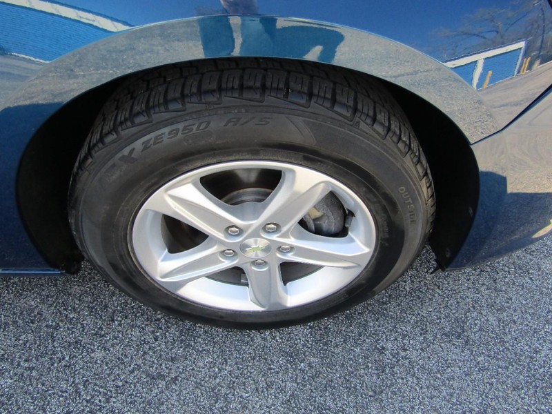 Chevrolet Malibu Vehicle Full-screen Gallery Image 13