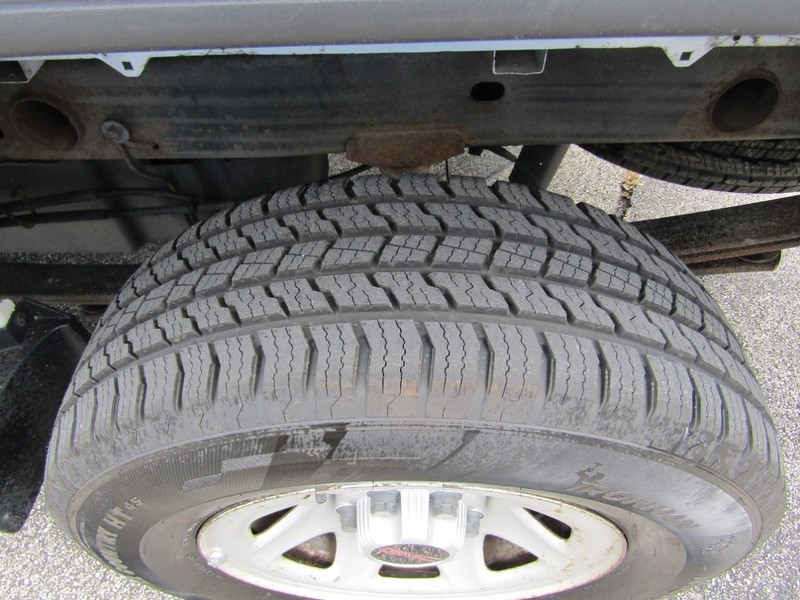GMC Sierra 1500 Vehicle Full-screen Gallery Image 12
