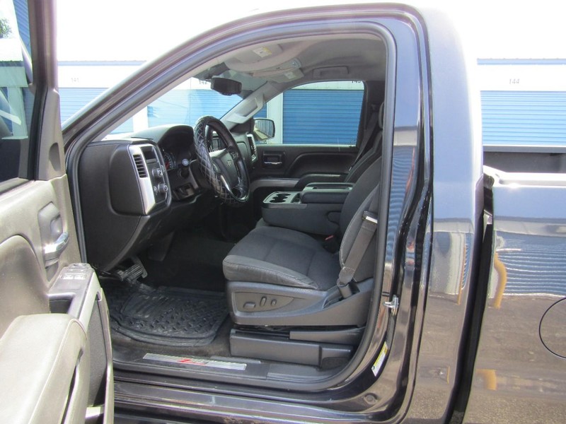 Chevrolet Silverado 1500 Vehicle Full-screen Gallery Image 02