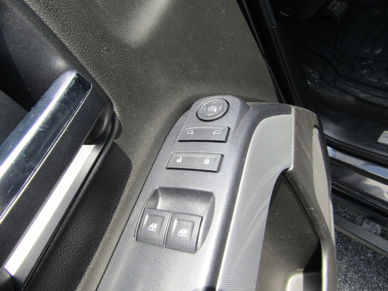 Chevrolet Silverado 1500 Vehicle Full-screen Gallery Image 11