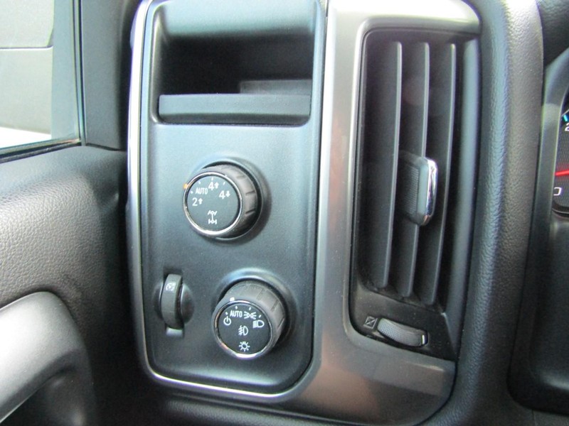 Chevrolet Silverado 1500 Vehicle Full-screen Gallery Image 12