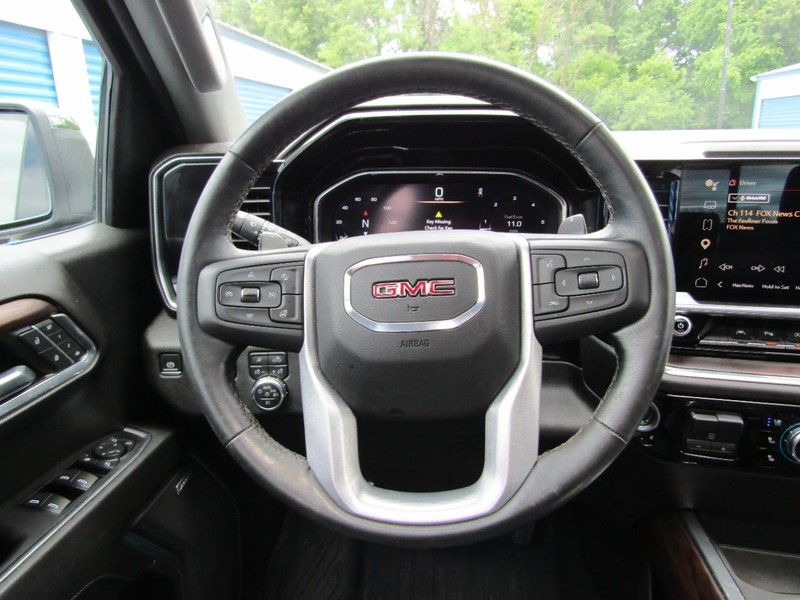 GMC Sierra 1500 Vehicle Full-screen Gallery Image 04