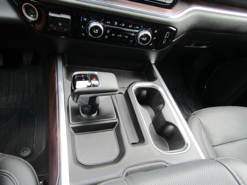 GMC Sierra 1500 Vehicle Full-screen Gallery Image 13