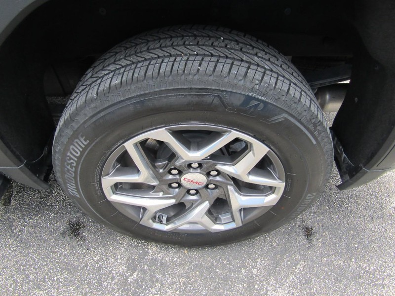 GMC Sierra 1500 Vehicle Full-screen Gallery Image 17