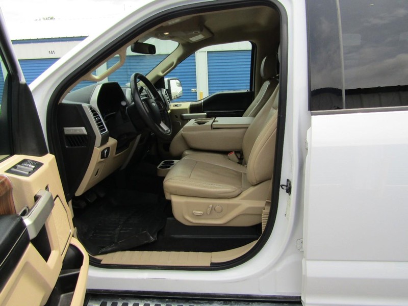 Ford F-150 Vehicle Full-screen Gallery Image 02